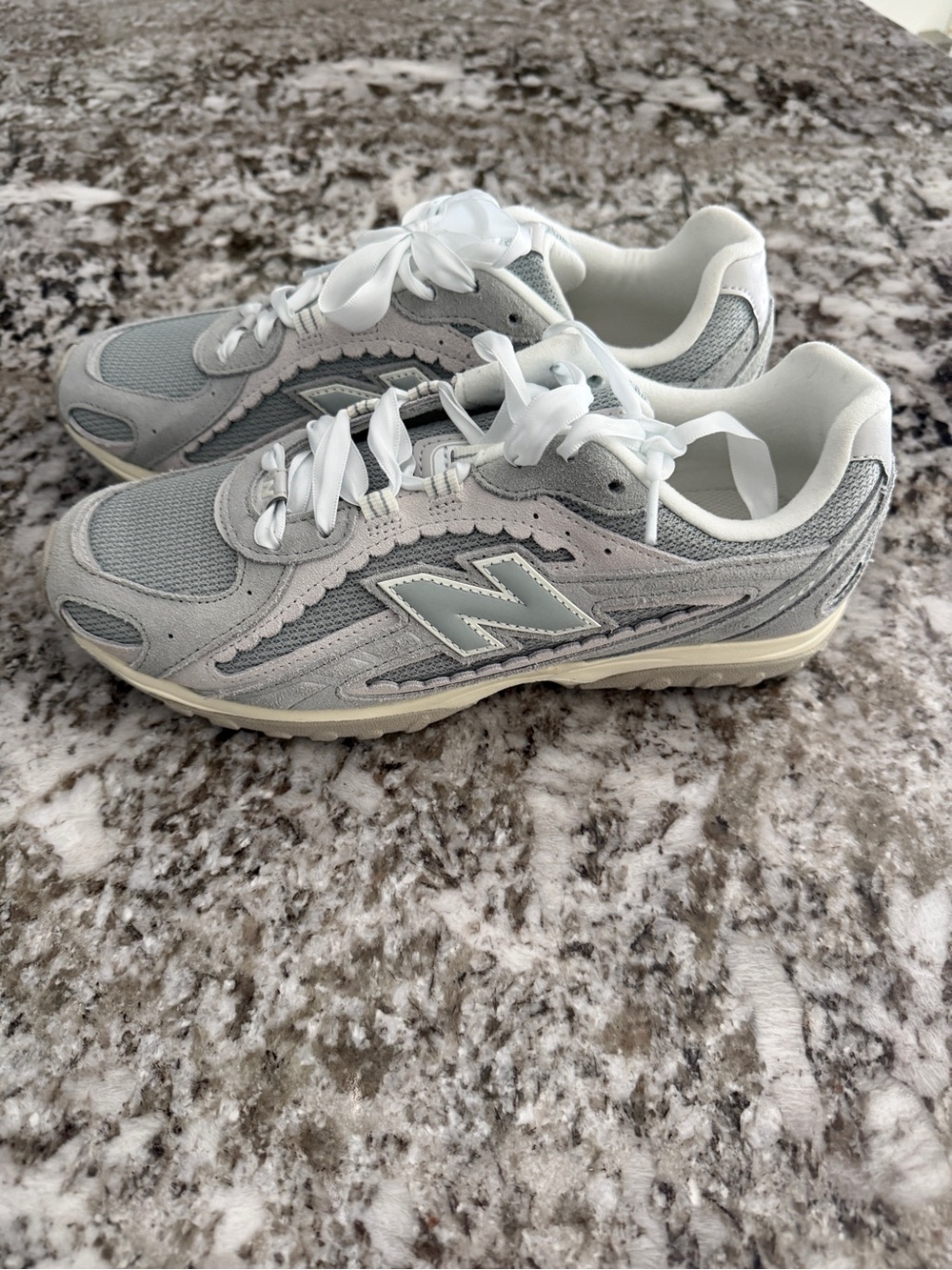 New Balance 204L